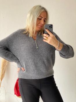 Strick-Pulli- Grau